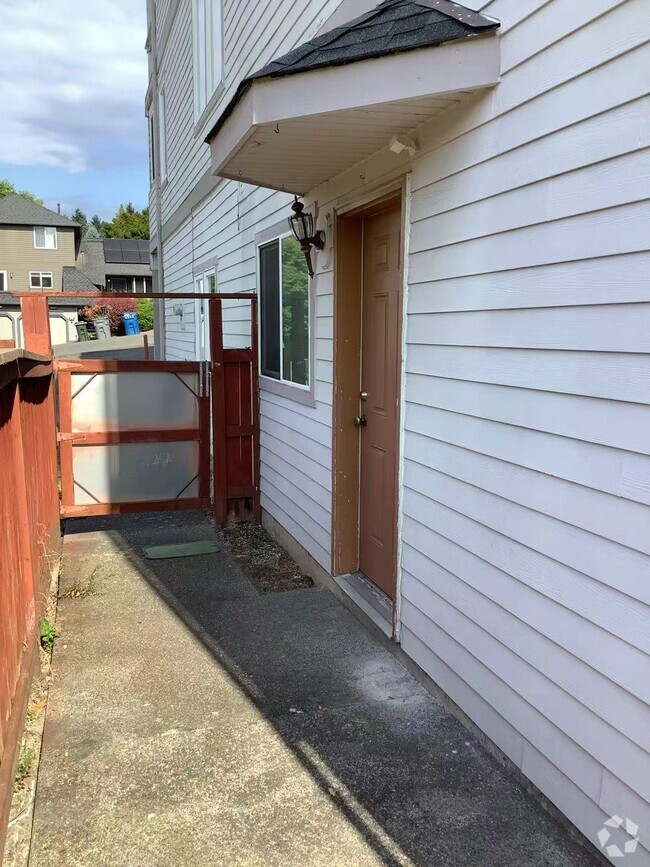 Building Photo - 222 Powell Ave SW Rental