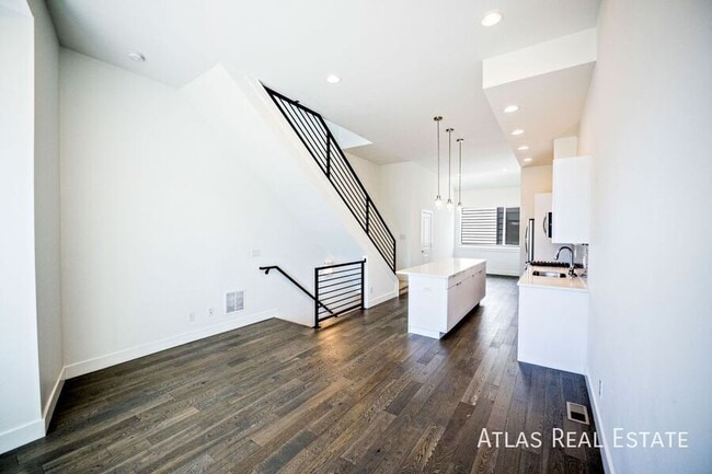 Photo - 2016 N Bryant St Apartment Unit 103