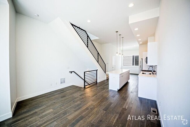 Building Photo - 2016 N Bryant St Unit 103 Rental
