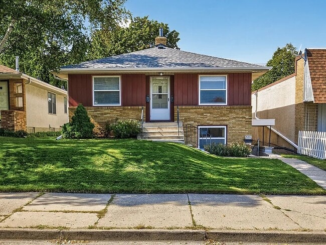 Photo - 5212 Bloomington Ave