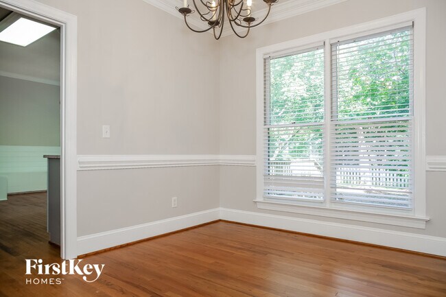 Photo - 2818 Saintfield Pl