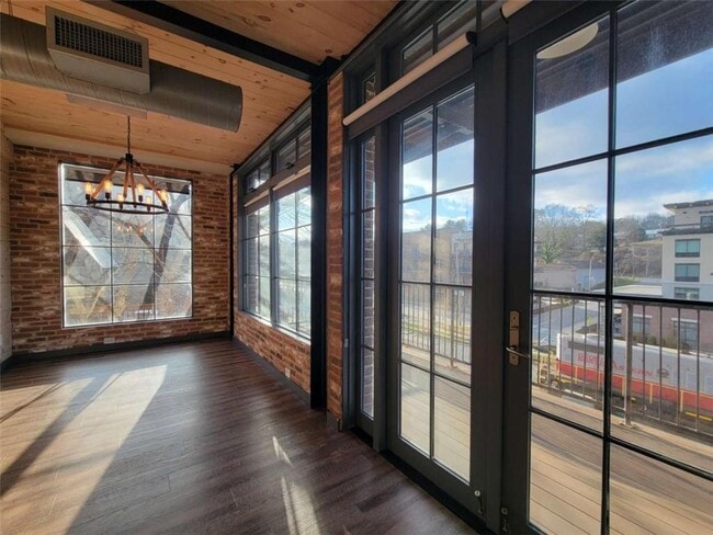 Photo - 550 E Main St Unit 201