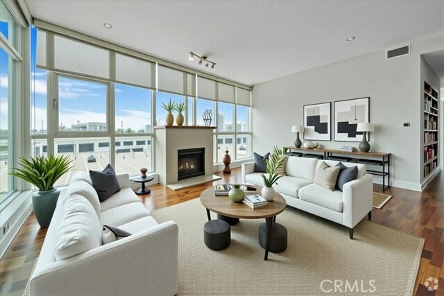 Building Photo - 3131 Michelson Dr Unit 605 Rental