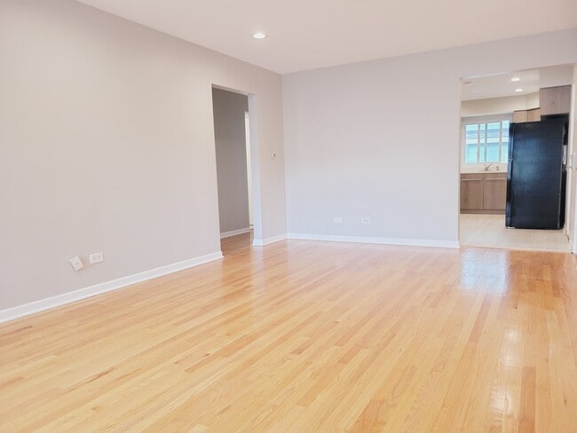 Photo - 112 W Burlington Ave