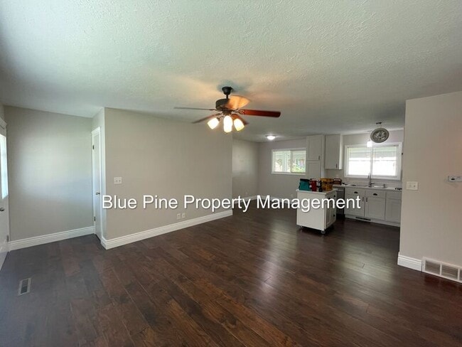 Photo - 740 Terrace Dr