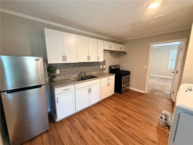 Photo - 10 Rockmart Dr SW