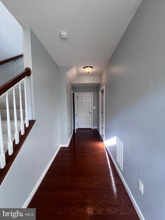 Photo - 1542 Kinnaird Terrace NE