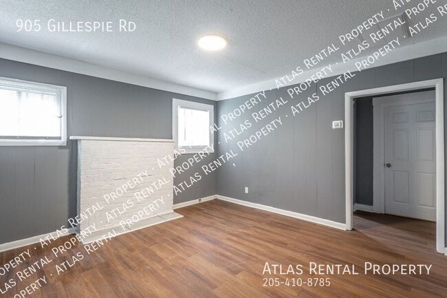 Photo - 905 Gillespie Rd