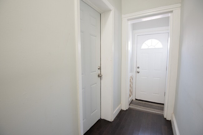 Photo - 2417 Barclay St Unit 2417 Barclay St  1