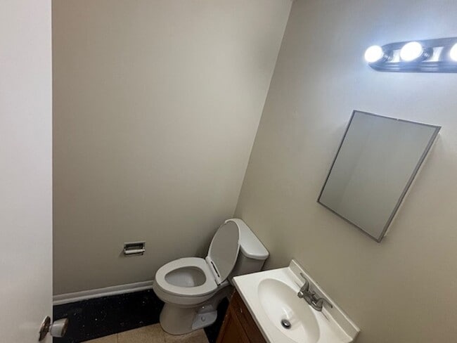 Photo - Knoxville 37915 - 4 bedroom 2 bath - call Howard Grower 865-705-0969