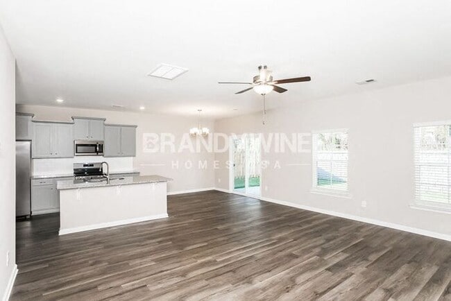 Photo - 321 Redmoss Dr