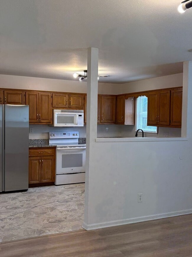 Photo - Delightful 2 Bedroom Bungalow Home-317 Woods