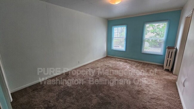 Photo - 421 E Maple St