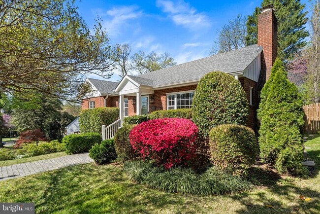 Photo - 2718 S June St