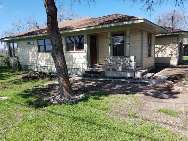Photo - 205 Hosack St House