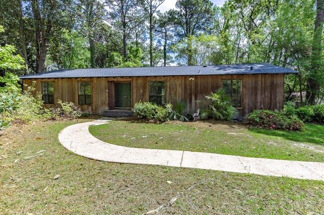 Building Photo - 3-Bedroom, 2-Bath with Den in Spanish Fort Estates