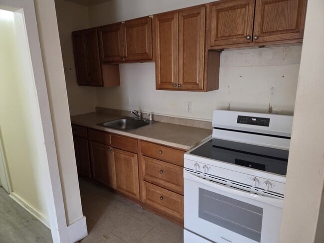 Photo - 19 Lunenburg St Unit 7