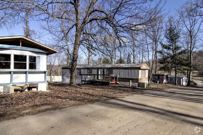 Photo - 2172 Carolina Ave Apartments