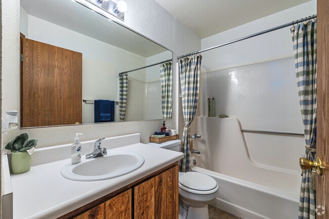 2BD, 1BA - 620SF