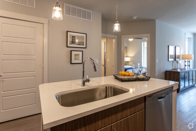 1BR, 1BA - 714 SF - Luxe at Mile High