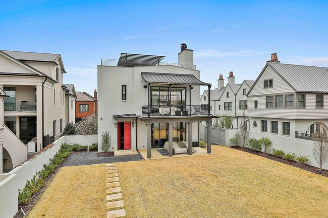 Photo - Modern Luxury Estate with Rooftop Deck in ...