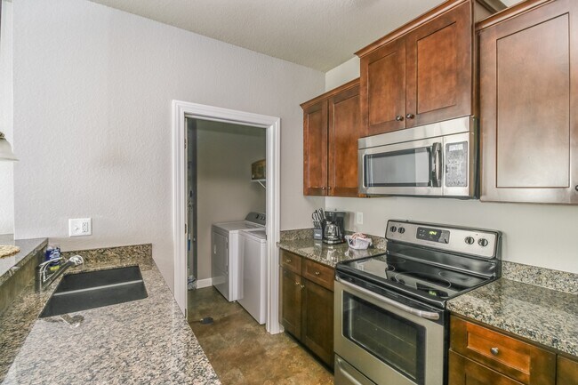 Photo - 15971 S Crestview Dr Unit 15971