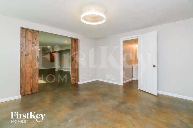Photo - 163 Briarwood Dr