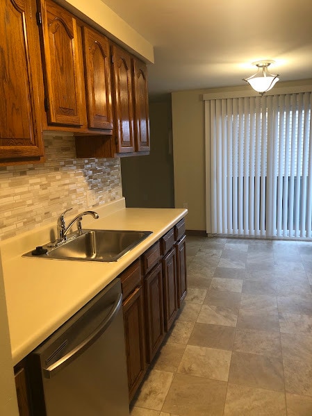 kitchen, dining area, porch slider - 64 Watertree Dr Unit 64 Watertree Drive
