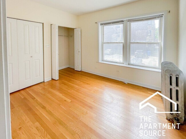 Photo - 3918 N Pine Grove Ave Unit 1