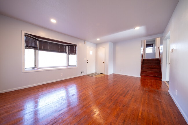 Photo - 445 Walnut Ln