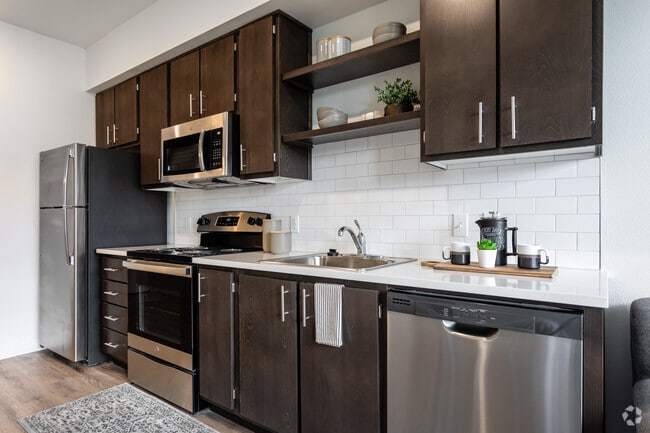 Studio, 1BA - 388 SF - Commons at Sylvan Canyon Apartments