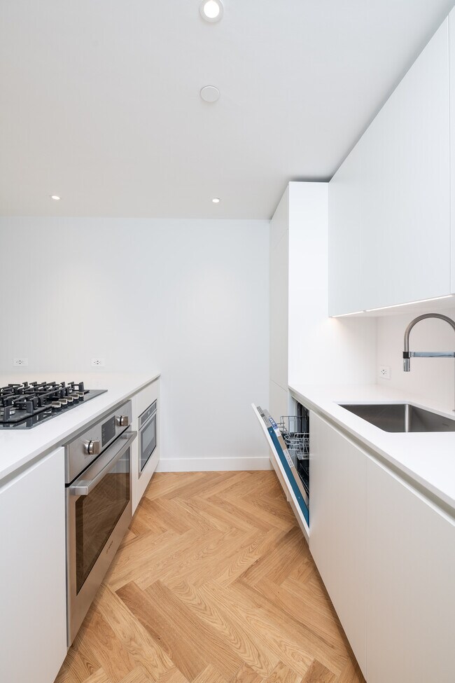 Photo - 32 Commonwealth Ave