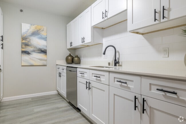 2BR2BA - 1,010SF