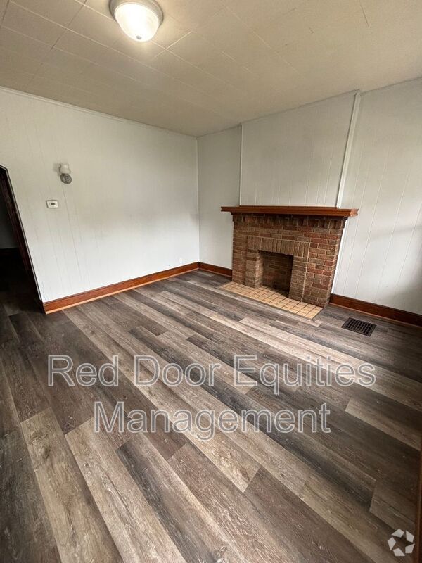 Building Photo - 405 W Wheeling St Rental