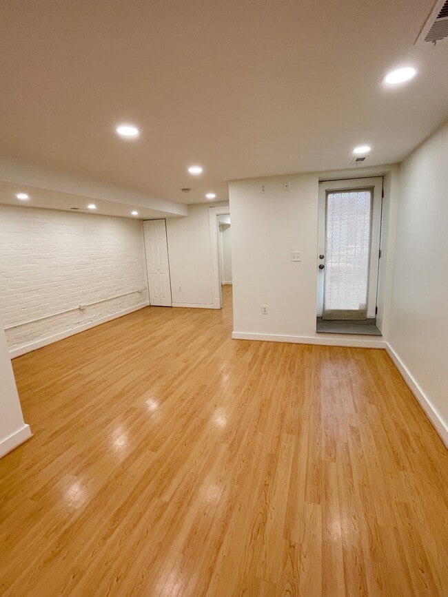 1218 Euclid St NW Unit B