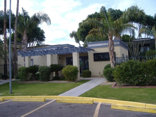 Building Photo - SOLARIS 2 BEDROOM CONDO IN THE HEART OF MELROSE DISTRICT