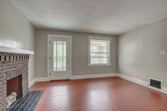 Photo - 512 Maple Ave