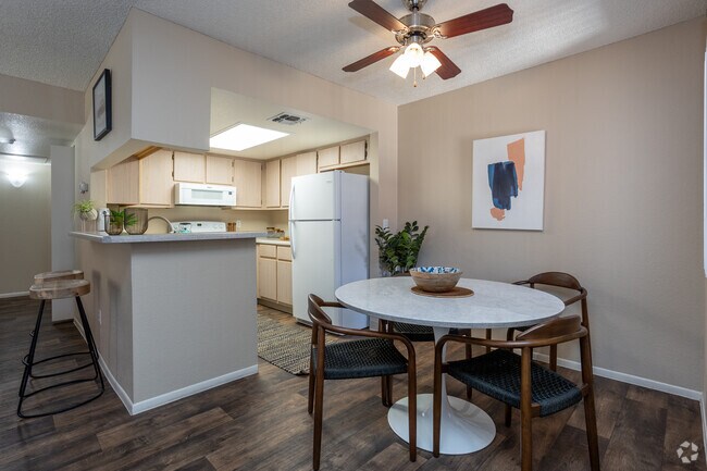 2BR, 2BA - 1,009SF - Coronado Villas Apartments