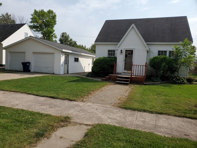 Photo - 212 Brown St W