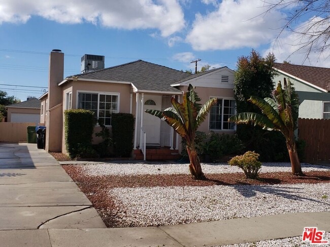 Building Photo - 1729 S Carmelina Ave