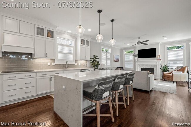 Photo - 402 N Alexander Ave