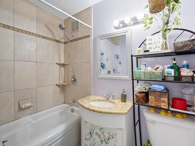 Photo - 929 N Astor St Unit 13