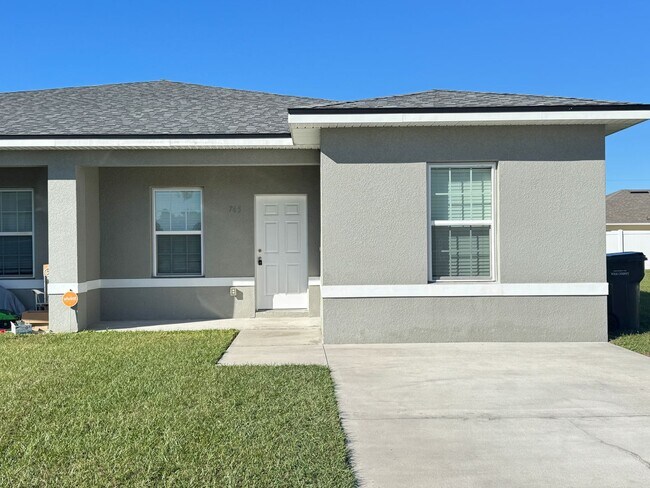 Photo - BEAUTIFUL 3 Bd/ 2 Ba DUPLEX!