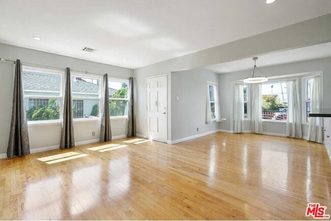 Photo - 1444 Meadowbrook Ave