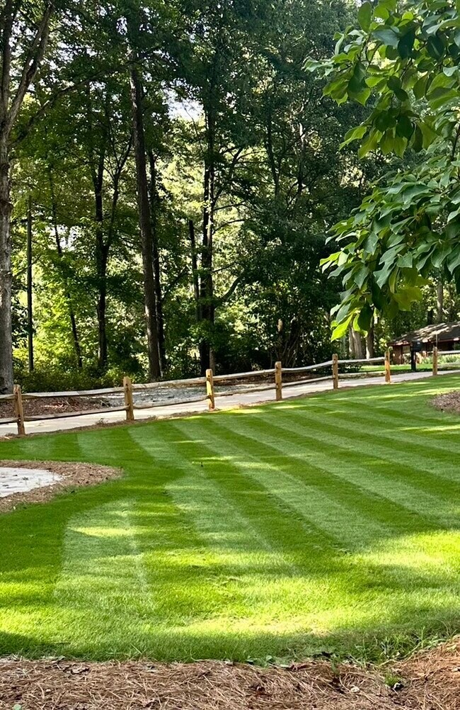 Photo - 810 Jefferson River Rd