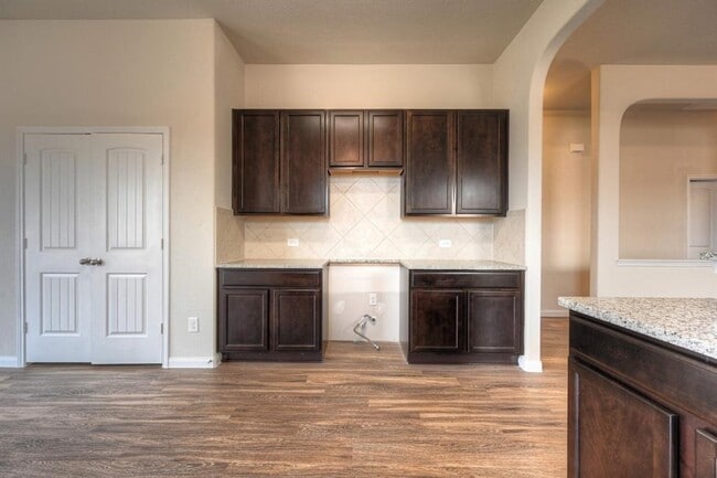 Photo - 2206 Spring Hollow Dr