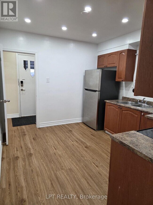 Photo - 478 Brimley Rd