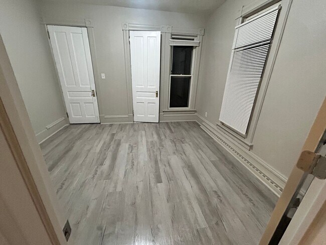 Photo - 804 E 14th St Unit Apt 1