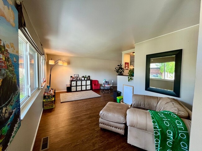 Photo - Beautiful 4 bed 2.5 bath in Hampden neighborhood!