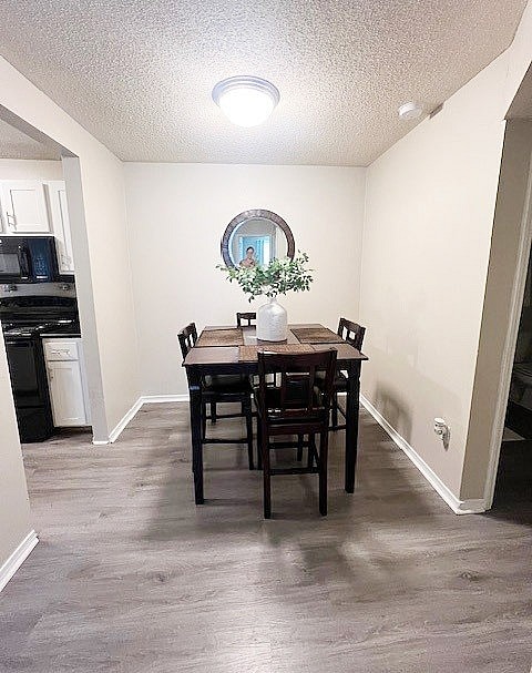 Dining Area - Village Square of Hot Springs
